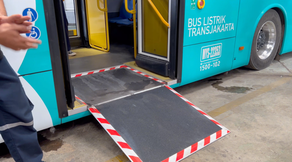 A Cleaner, Less Congested Jakarta with e-Buses – ICLEI – SEAS