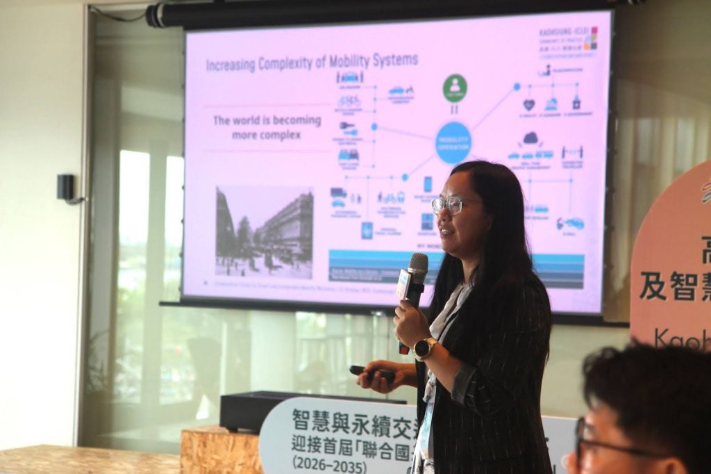 Tu-My Tran, Head of ICLEI Sustainable Mobility, delivers a keynote speech on the future of sustainable urban mobility.