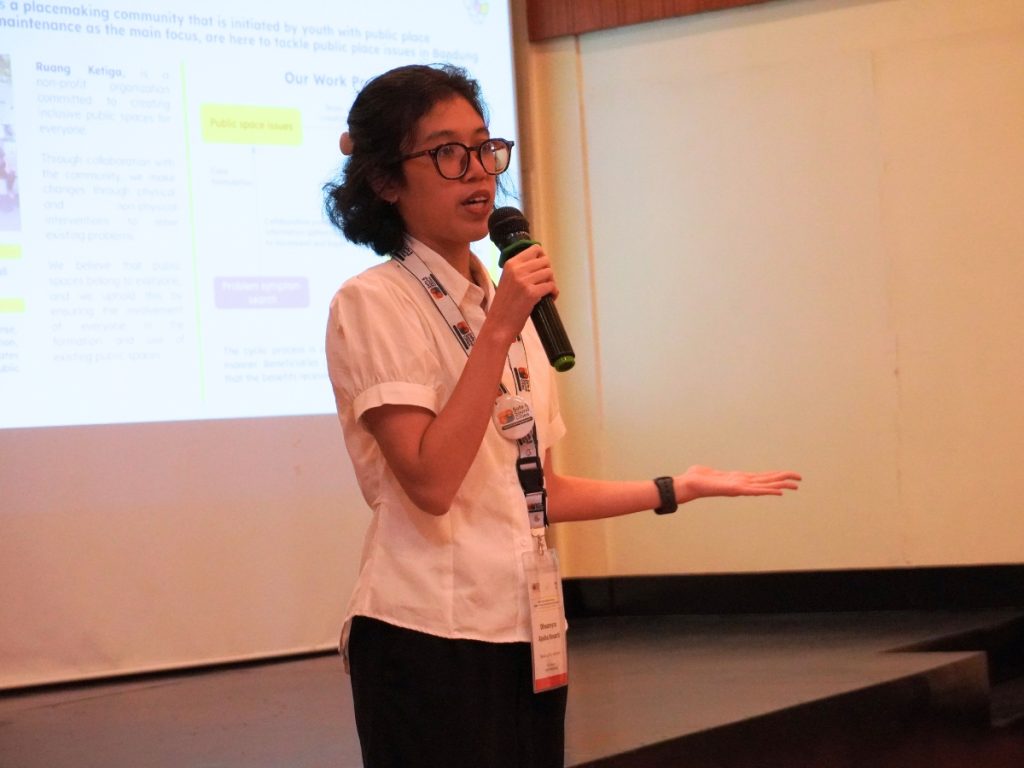 Dheamyra Aysha Ihsanti, an S²Cities Youth Innovation Fellow from Bandung City, Indonesia, discussing her experience in starting a non-profit.