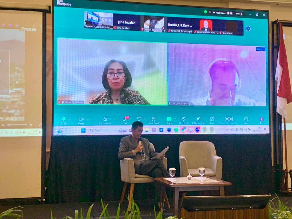 Selamet Draoyni, ICLEI Indonesia Moderator, Dr. Dewa Ayu Laksmiadi Janapriati (Ministry of Women’s Empowerment and Child Protection), and Yadi Suryadi (Climate Change Adaptation Directorate, Ministry of Environment) are seen responding to the Q&A session with local government participants during the panel discussion on 19 December 2025.