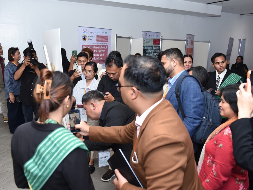 Participants of the Conference signify their support for the Asian Local Authorities’ Call for Action on Inclusive Resilience.